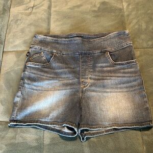 EUC Rock & Republic pull on denim shorts. Womens size 16.